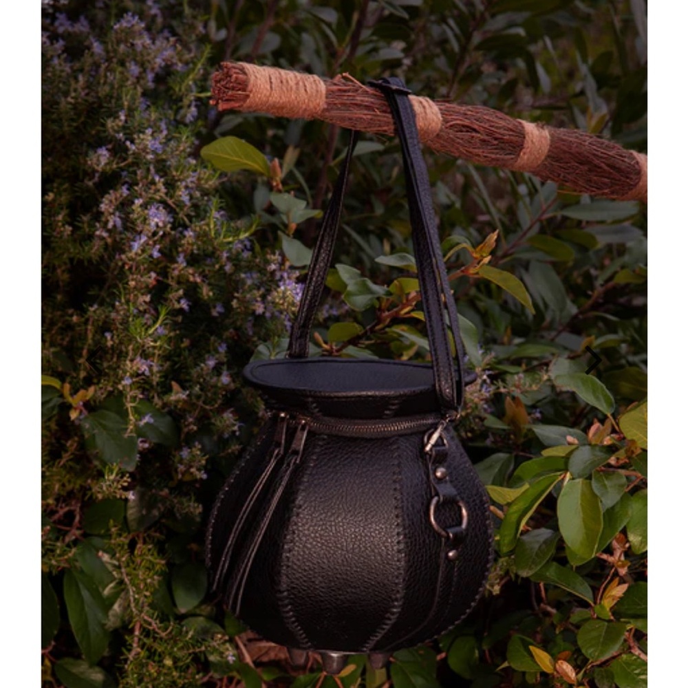 Vixen/La Femme en Noir Cauldron Handbag
